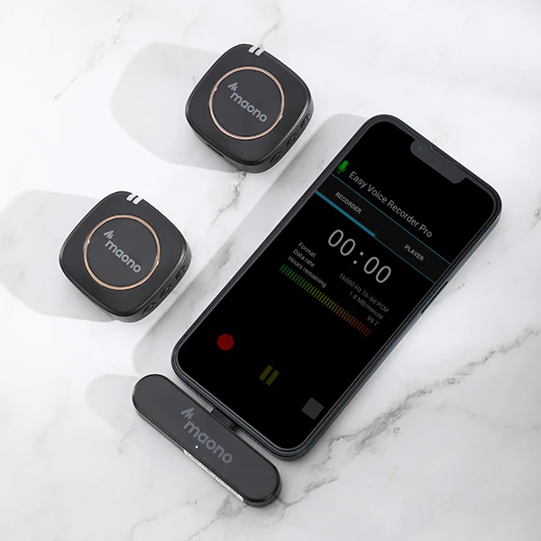 Maono Wireless Microphone System WM820B2 Lightning Connection