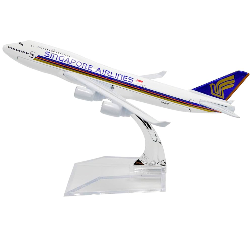 Singapore Airlines B747 Aircraft Model 16cm